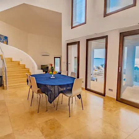 Oz Villa