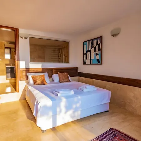 Oz Villa *